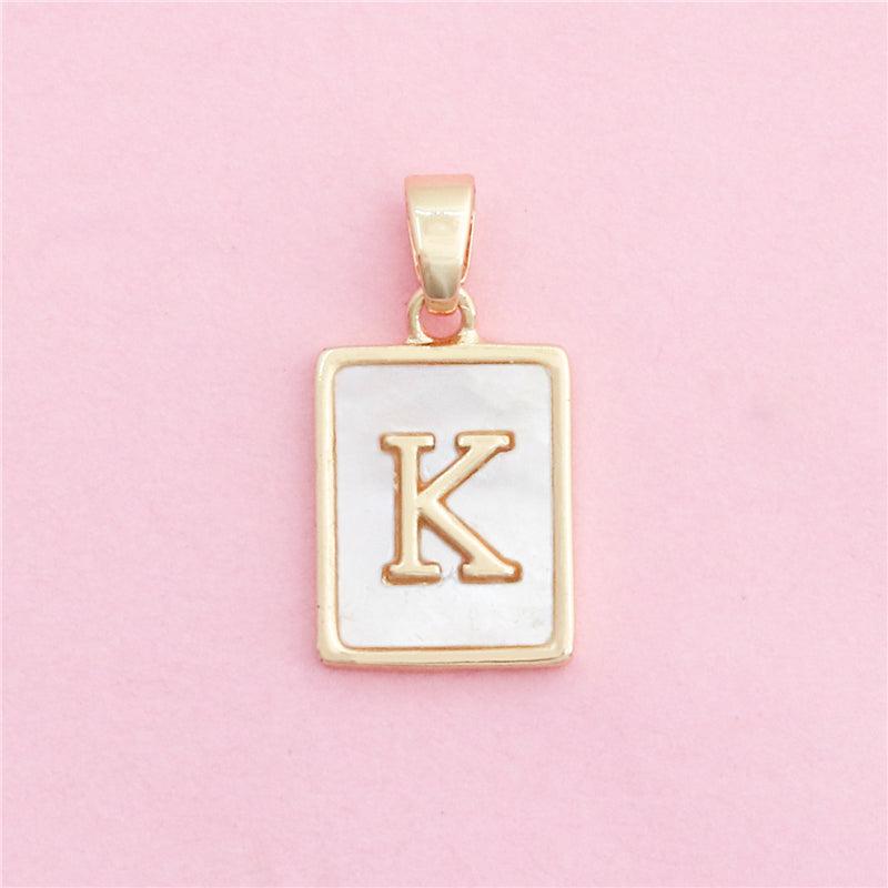 Acessórios de pingentes de amuletos letra K de latão 12x18mm 10 unidades