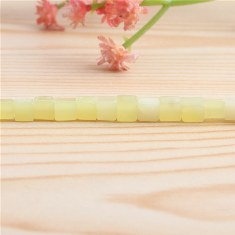 Бусины из натурального лимонного нефрита куб диаметр 4мм отв. 0.8мм примерно 90шт длина 39см