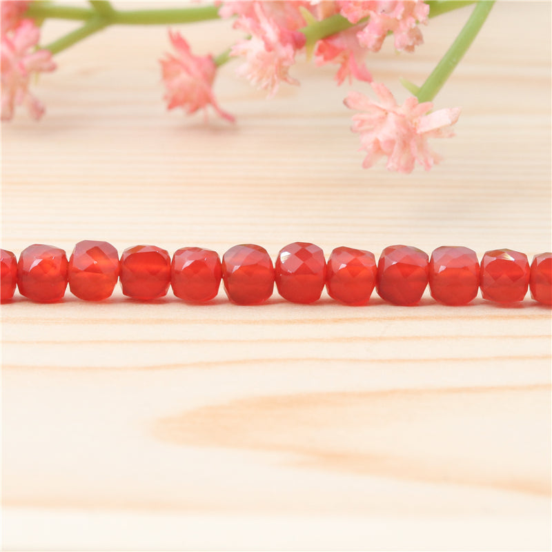 Perline di agata rossa naturale, cubo sfaccettato, foro da 4 mm, 0,6 mm, circa 93 pezzi, filo da 39 cm.