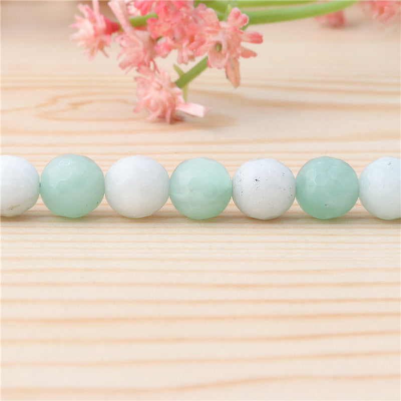 Perles de Jade naturel de Birmanie ronde facette 8mm trou 1mm environ 49pcs 39cm sur fil