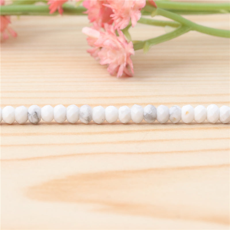 Perles Howlite naturelle Boulier facette 3x4mm trou 0.6mm Environ 136pcs Fil de 39cm