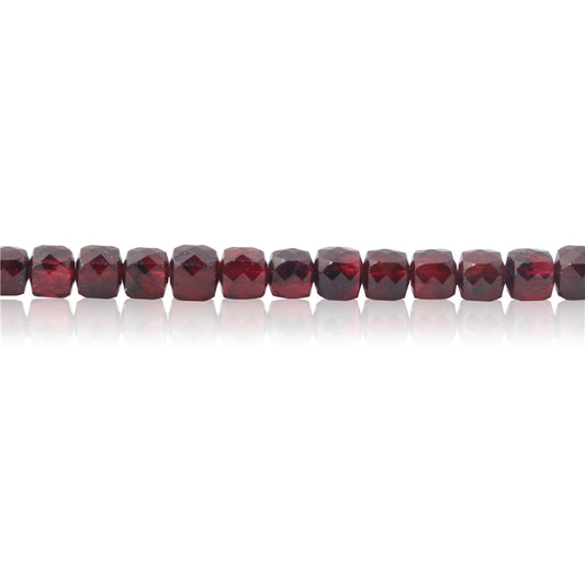 Perles de Grenat Rouge Naturel Cube à Facettes Trou 4mm 0.6mm Environ 93pcs Fil de 39cm