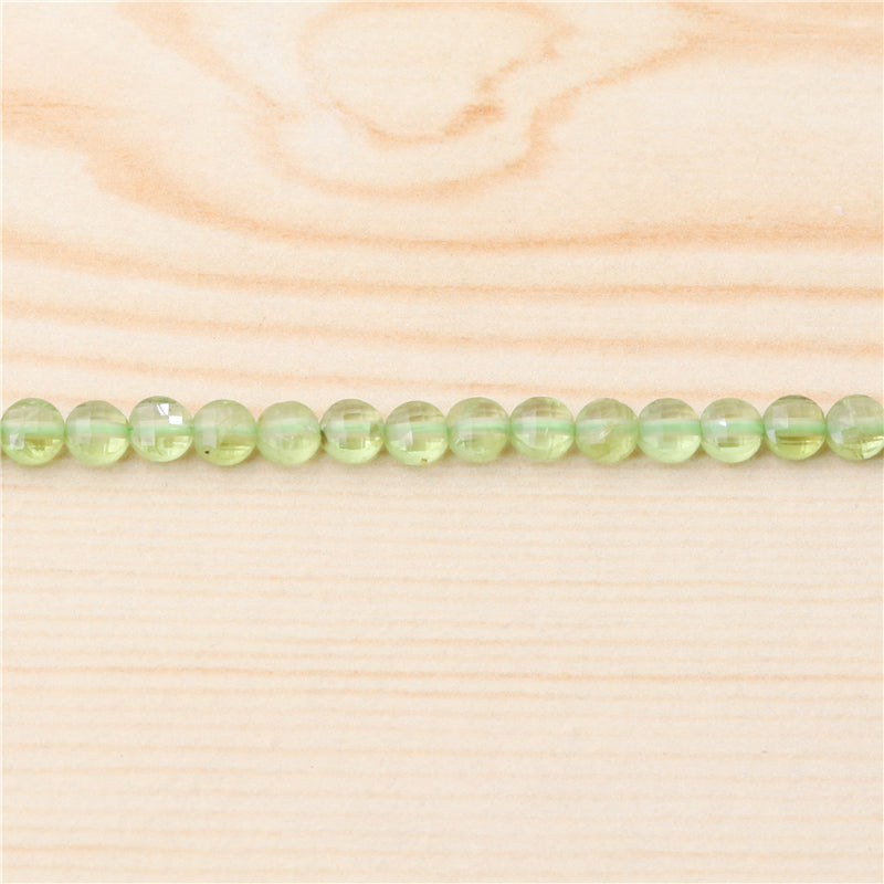 Perline di peridoto naturale tonde piatte sfaccettate da 4 mm, foro da 0,6 mm, circa 95 pezzi, filo da 39 cm.