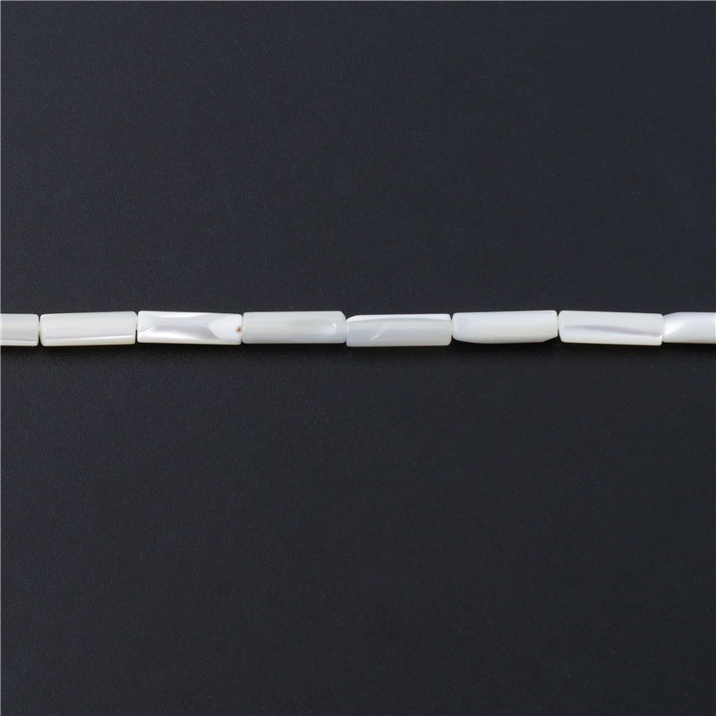 Perles en nacre naturelle en forme de tube de coquillage 4x13mm trou 0.8mm environ 31pcs sur fil de 39cm